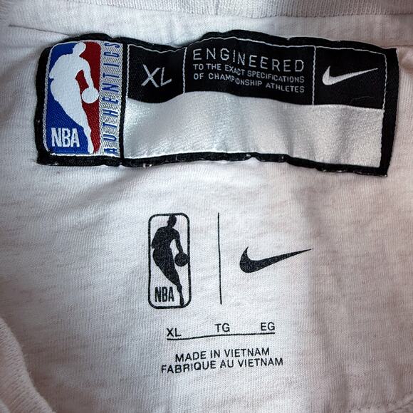 Nike NBA Sacramento Kings Hoodie XL SAC Crown Logo Standard Issue Pullover - Picture 3 of 8